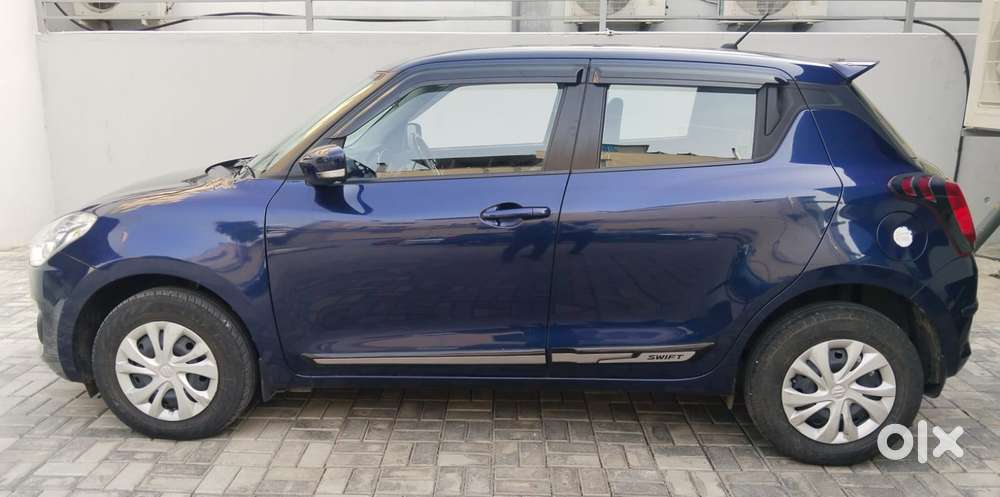Maruti Suzuki Swift Vxi + Manual, 2023, Petrol