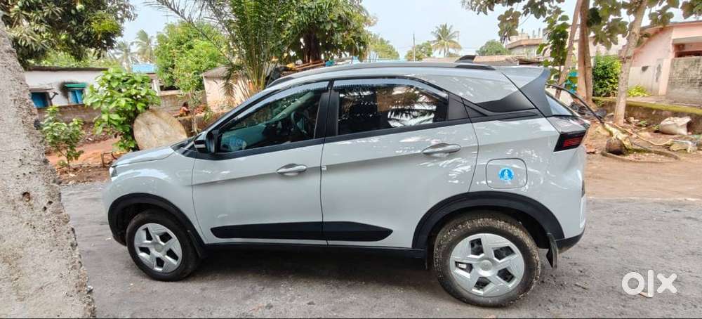 Tata Nexon Pure S 2025