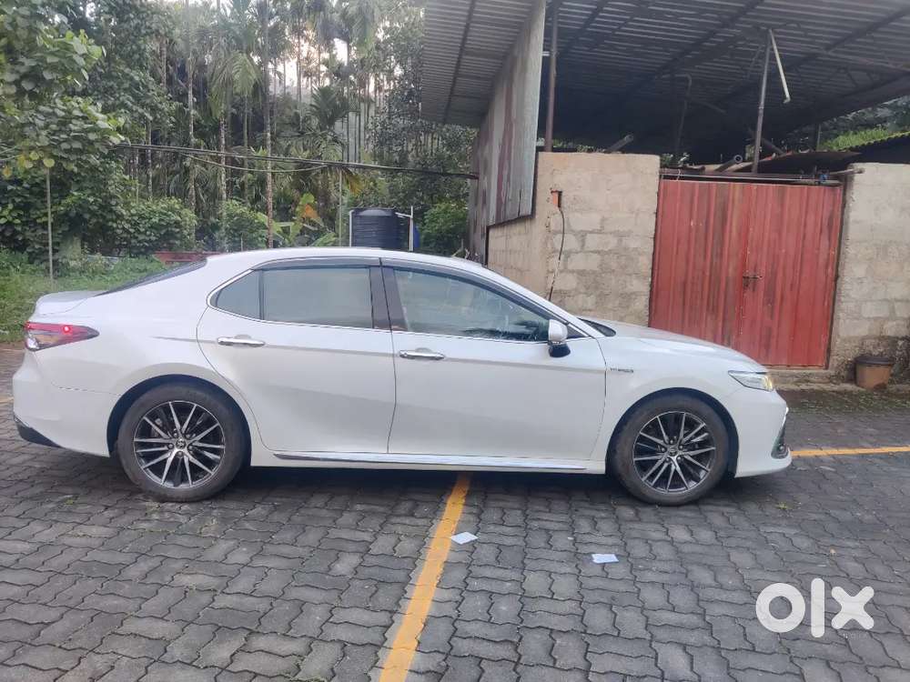 Toyota Camry Hybrid 2022