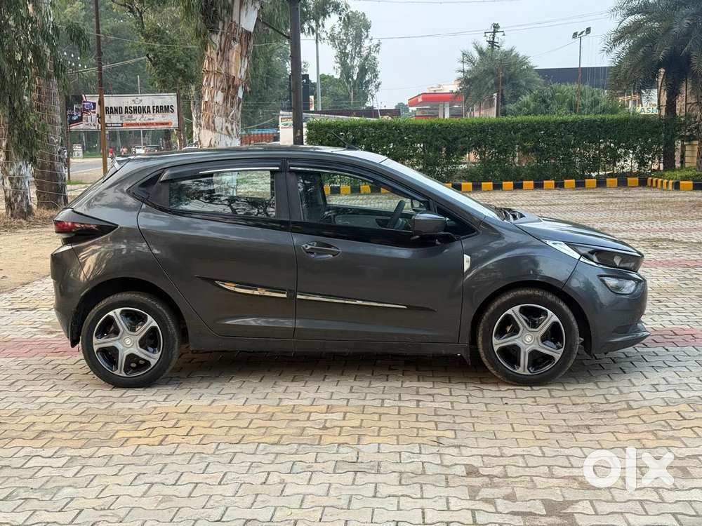 Tata Altroz 1.2 Xt, 2022, Petrol