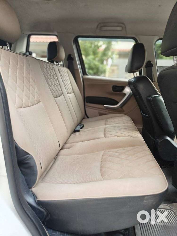 Mahindra Tuv 300 T10, 2018, Diesel