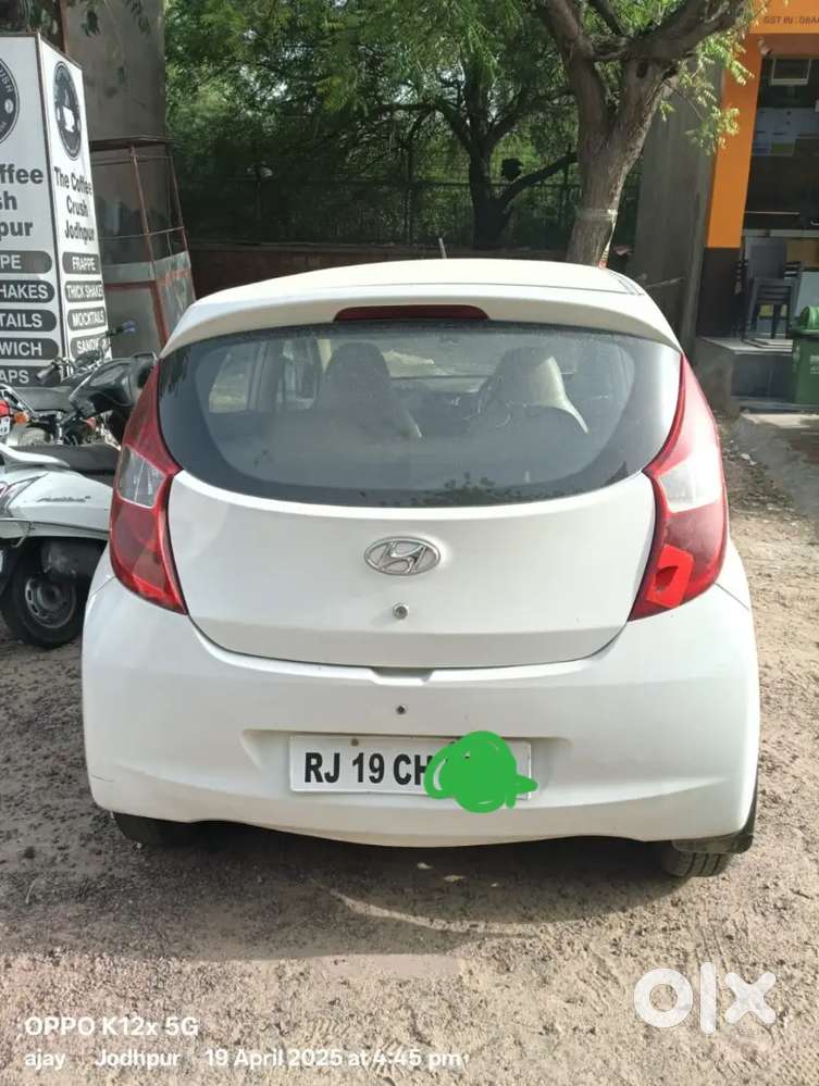 एक धम औकै गाड़ी है