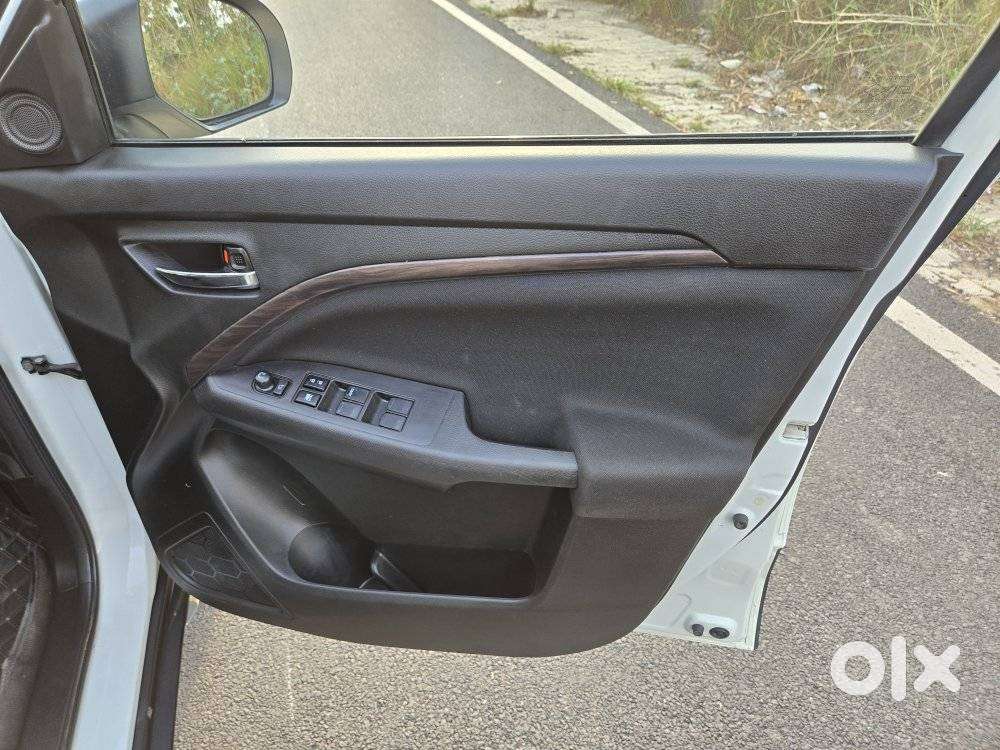 Maruti Suzuki Brezza 1.5 Vxi Smart Hybrid, 2022, Petrol