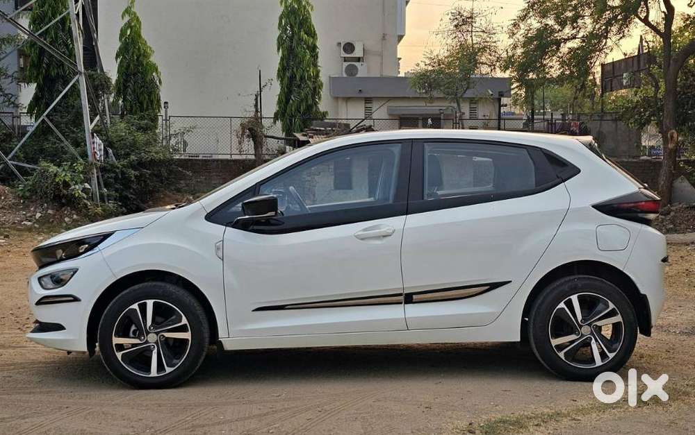 Tata Altroz Xz Plus (s), 2022, Petrol