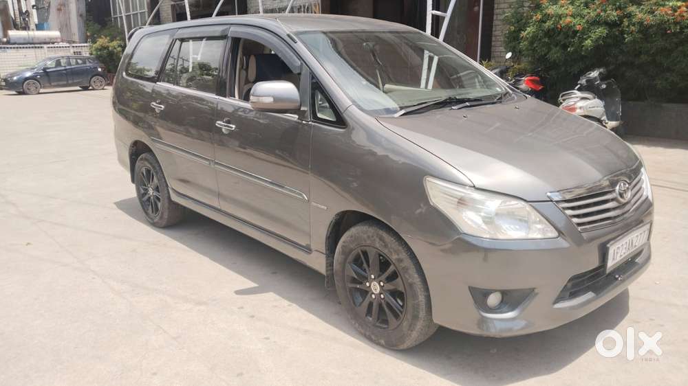 Toyota Innova 2.5 Vx (diesel) 8 Seater, 2012, Diesel