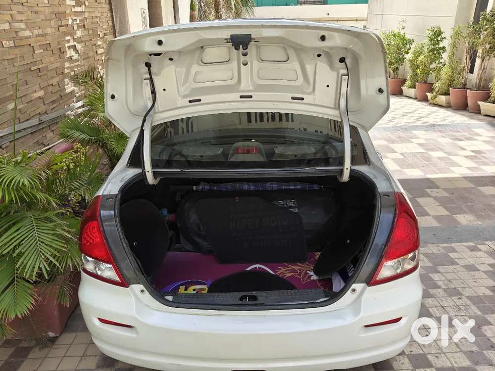 Maruti Suzuki Dzire 2009 Cng & Petrol 111000 Km Driven