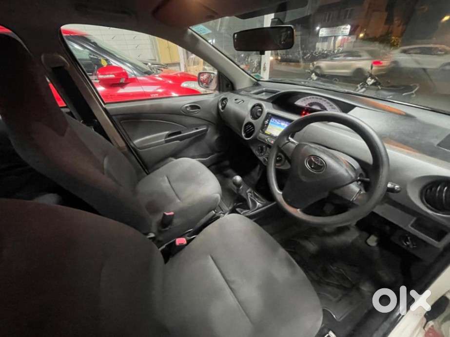 Toyota Etios Liva 2011-2012 G, 2012, Petrol