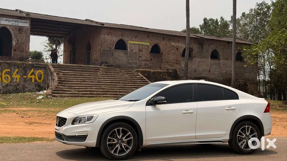 Volvo S60 Cross Country 2.4 Liter 5 Cylinder