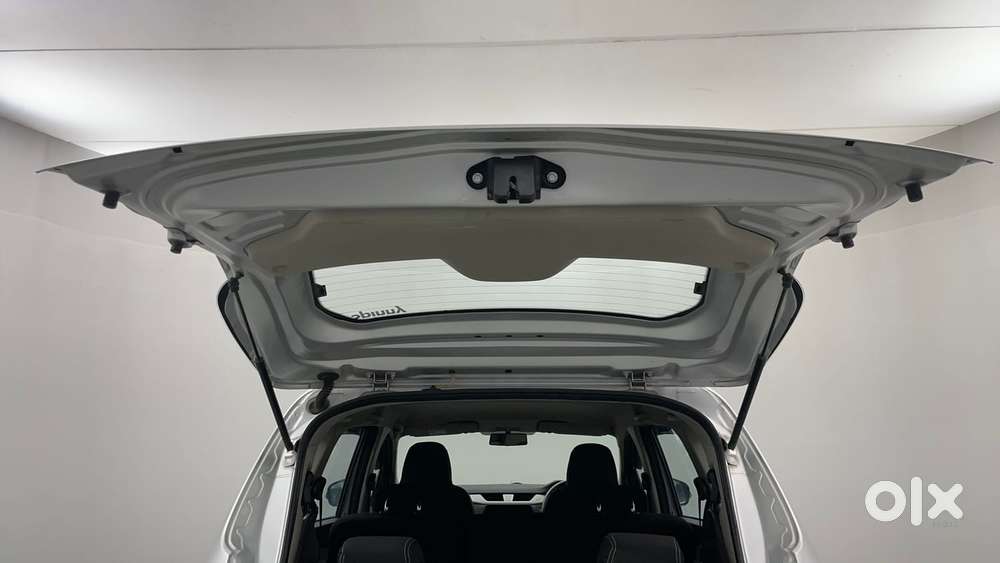 Renault Triber Rxz, 2021, Petrol