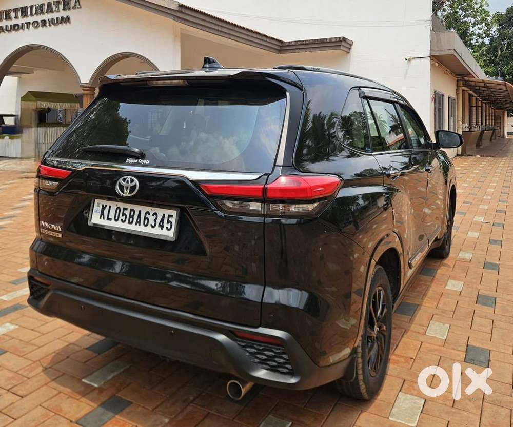 Toyota Innova Hycross 2023 Petrol 23400 Km Driven