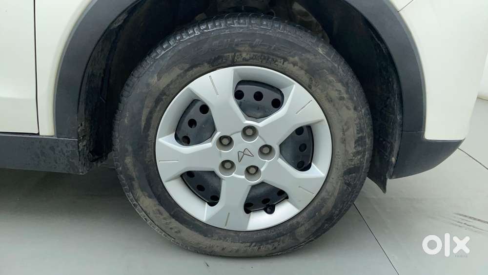 Mahindra Xuv300 1.2 W6 Amt Petrol, 2023, Petrol