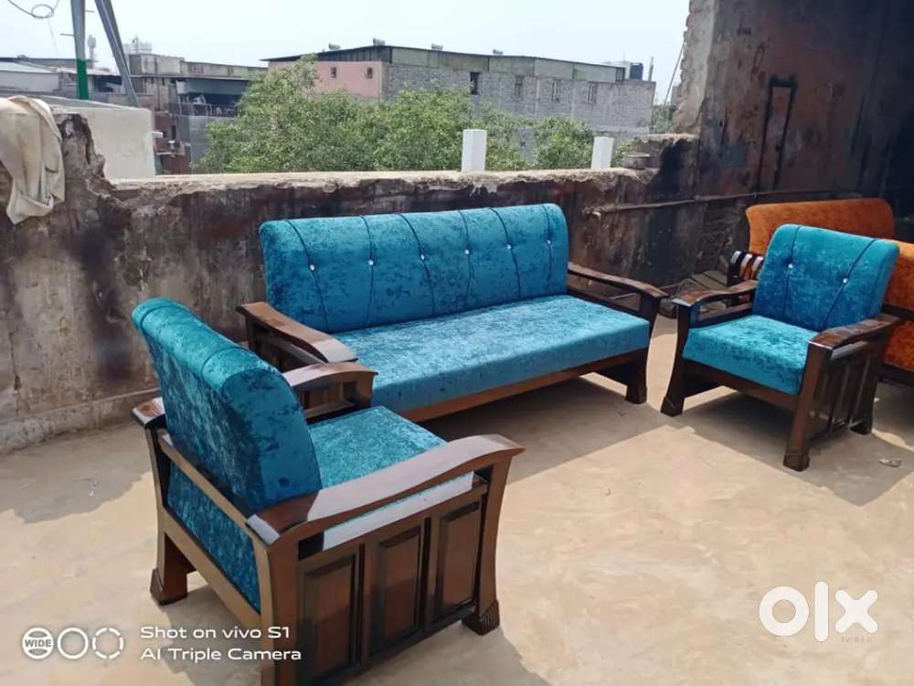 Brand new wooden sofa set in Rajiv chowk gurgaon Beds & Wardrobes
