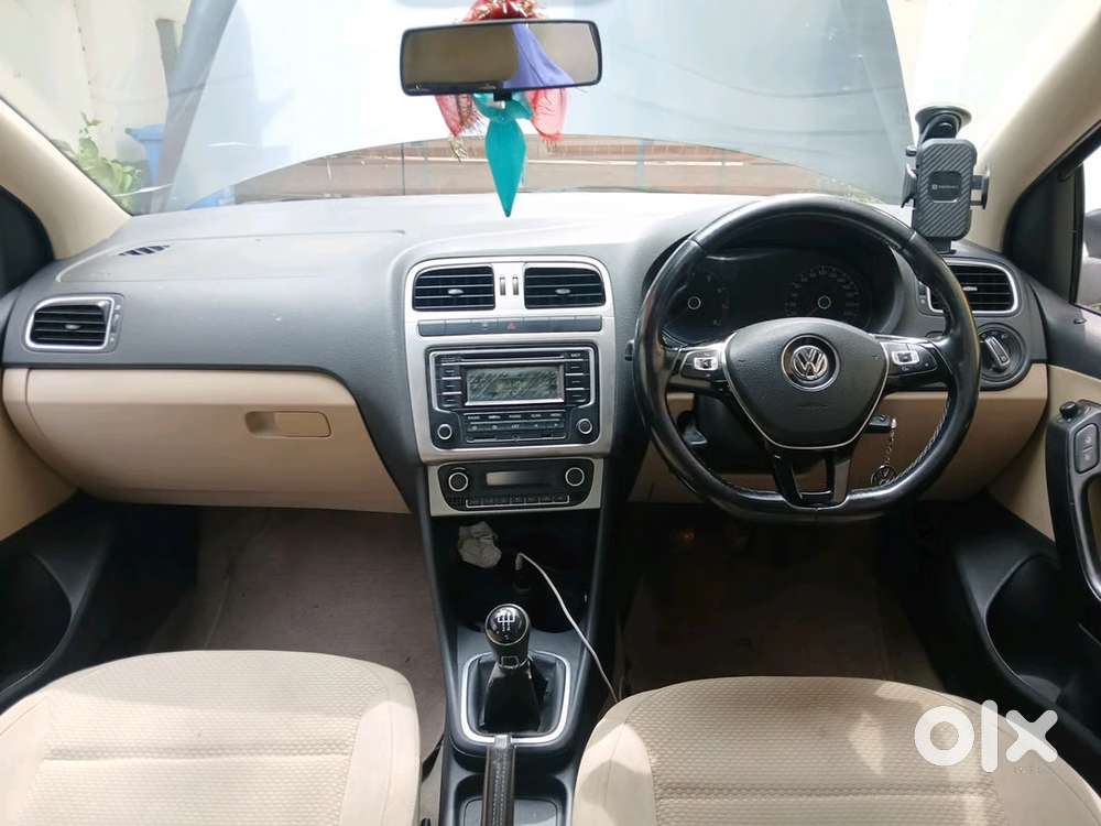 Volkswagen Polo Petrol Manual 2014