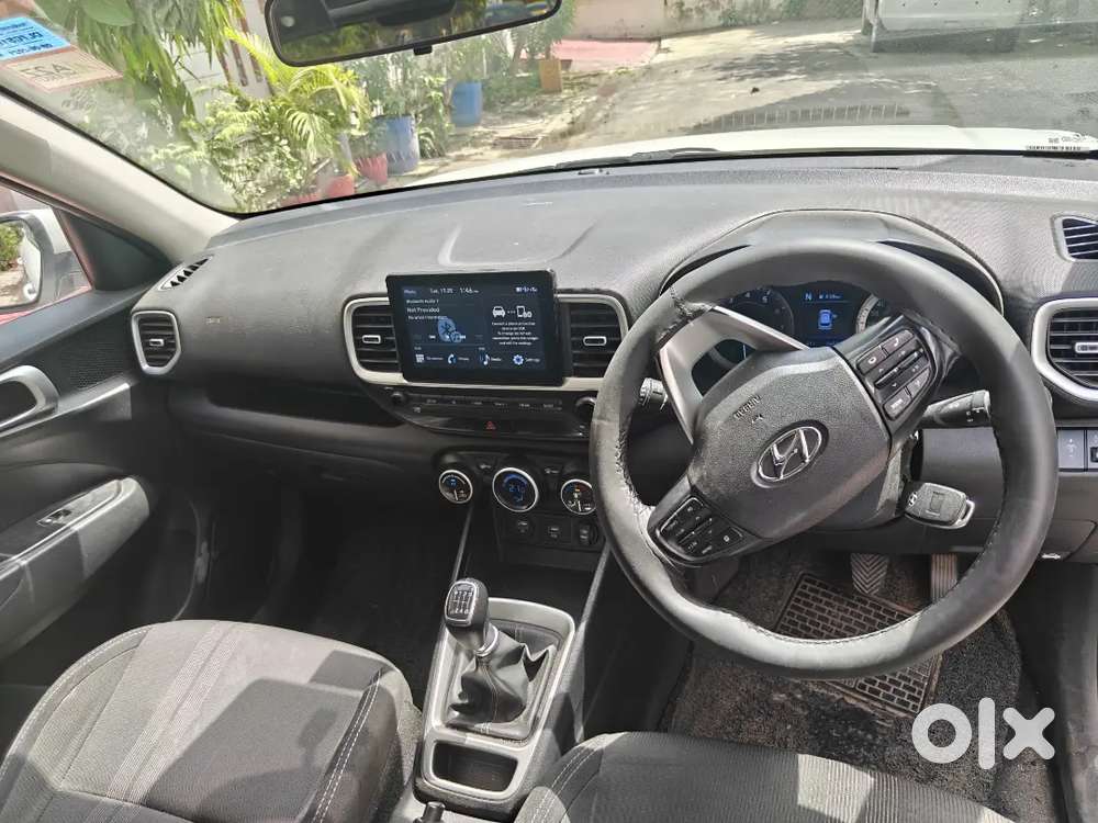 Hyundai Venue 2021 Petrol 67000 Km Driven