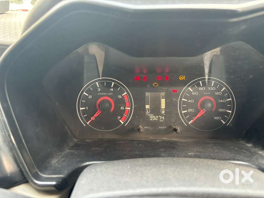 Mahindra Kuv 100 2017