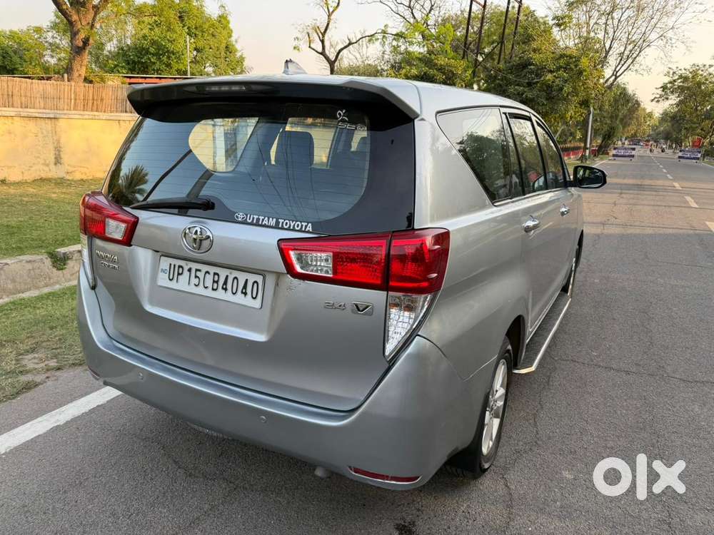 Toyota Innova Crysta 2.4 V 8 Str, 2016, Diesel