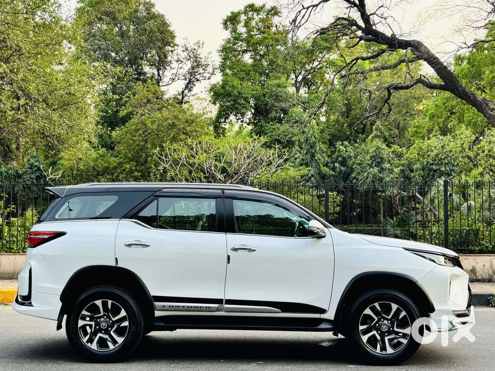 Toyota Fortuner Legender