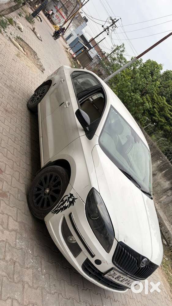 Skoda Rapid Petrol Top Model 62000 Km Running All Original 2 Keys