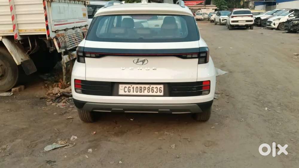 Hyundai Venue Petrol Manual 2023