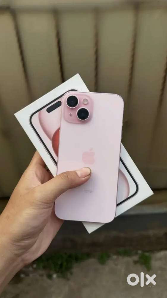 iPhone 15 128 gb variant with pink colour all accessories