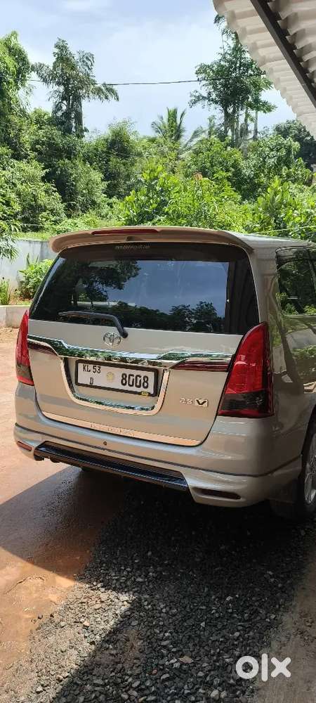 Toyota Innova 2012 Diesel 306000 Km Driven