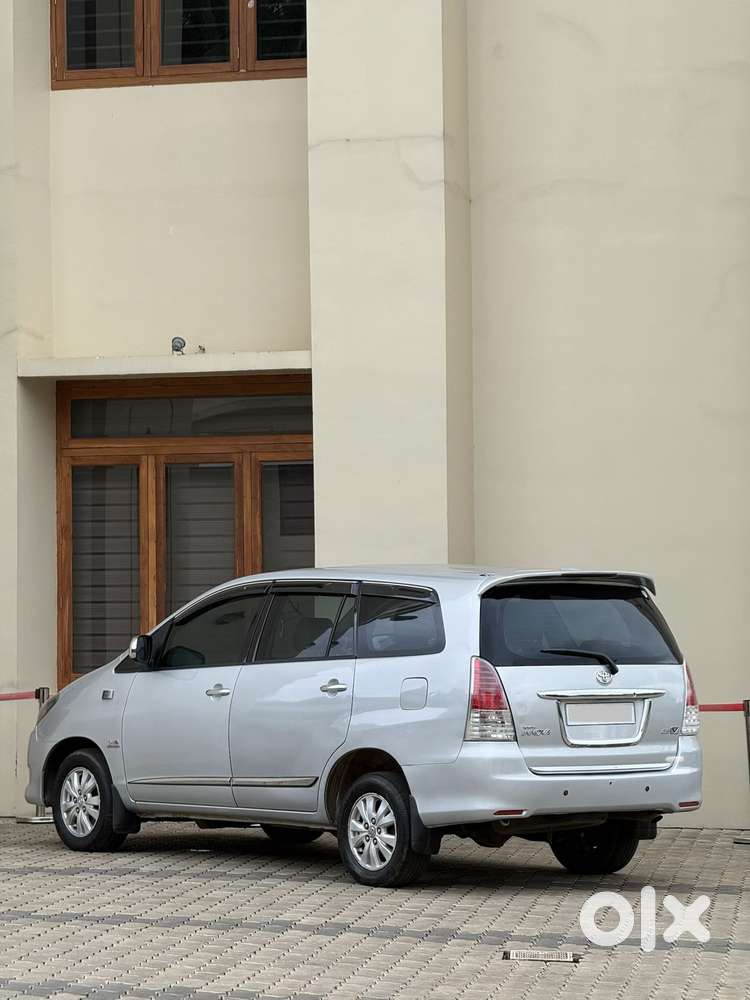 Toyota Innova 2.5 V 7 Str, 2011, Diesel