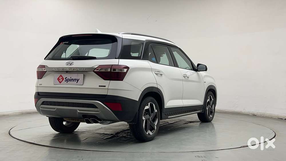 Hyundai Alcazar 2.0 Signature (o) Petrol At 6 Str, 2022, Petrol