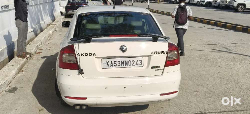 Skoda Laura 2.0 Ambiente 2012