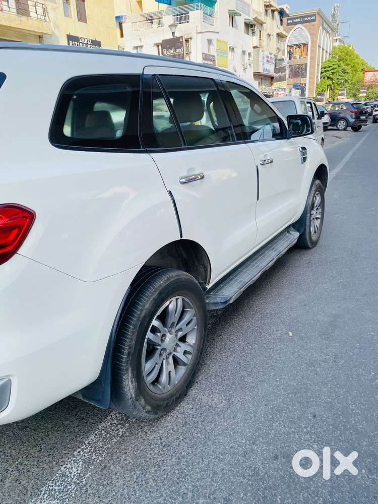 Ford Endeavour 3.2 Titanium At 4x4, 2016, Diesel