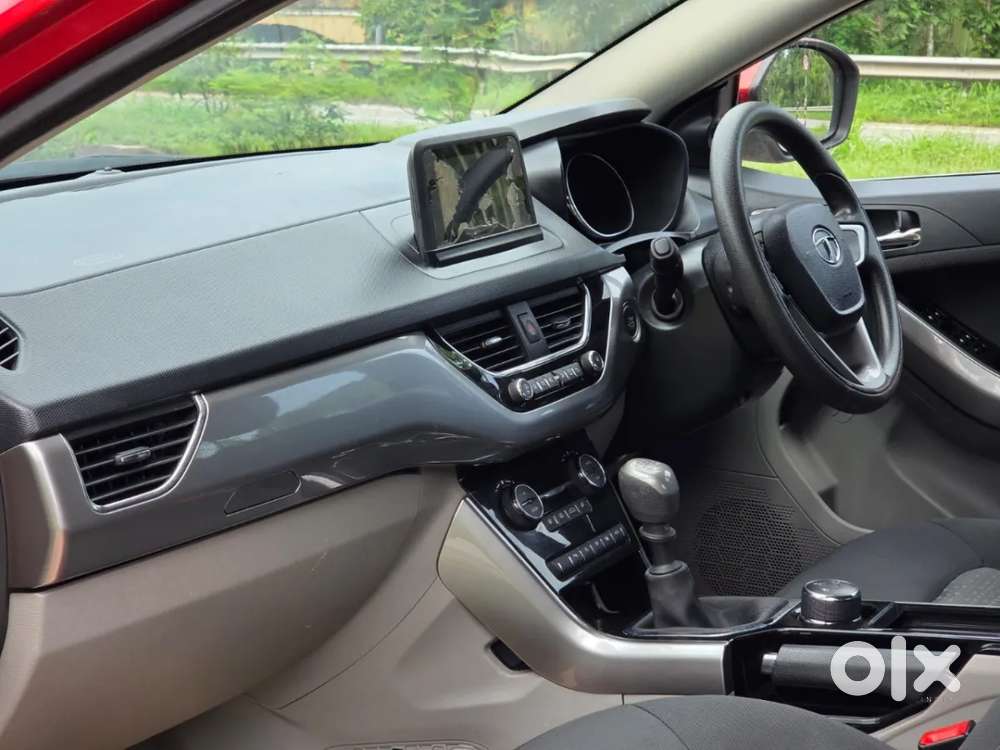 Tata Nexon 1.2 Revotron Xz Plus, 2017, Petrol