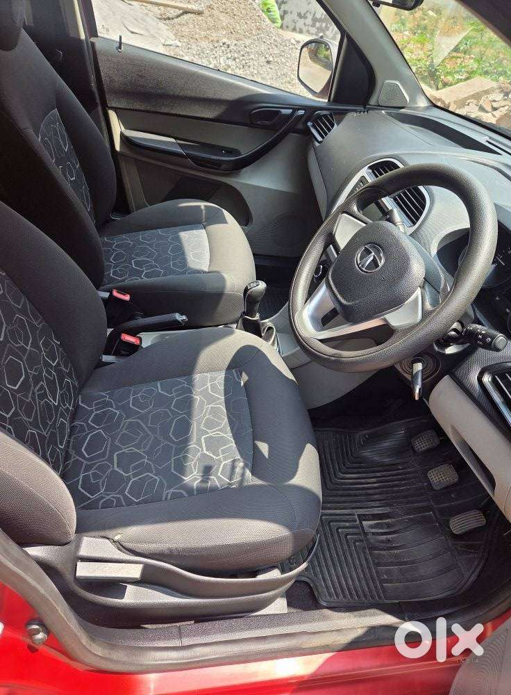 Tata Tiago 1.2 Revotron Xt, 2017, Petrol