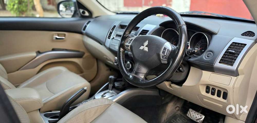 Mitsubishi Outlander 2.4 Mivec, 2011, Petrol