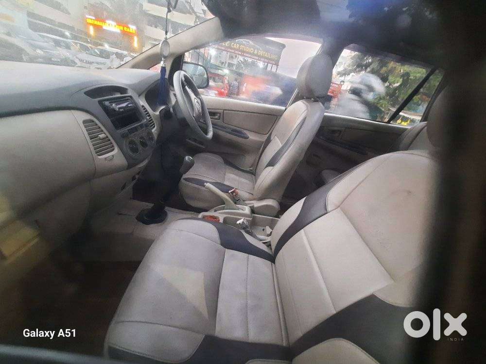 Toyota Innova 2.5 G (diesel) 8 Seater, 2005, Diesel