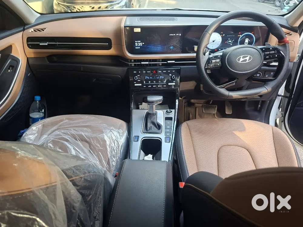 Hyundai Alcazar 2025 2026. Signature