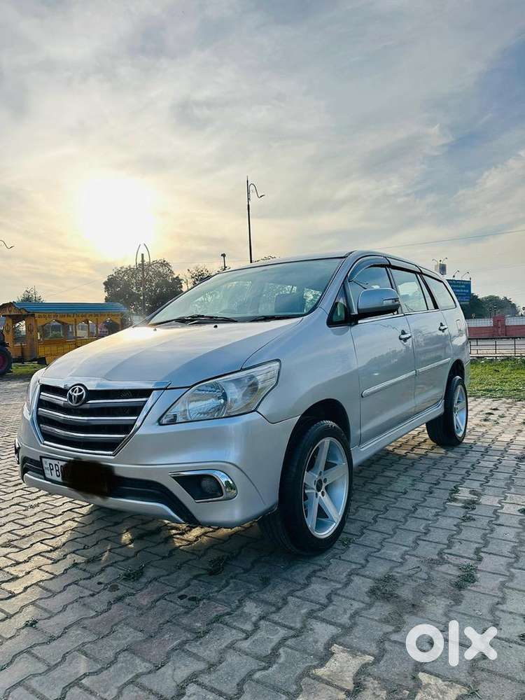 Toyota Innova 2009 Diesel 2029 Passing 90000 Km Driven