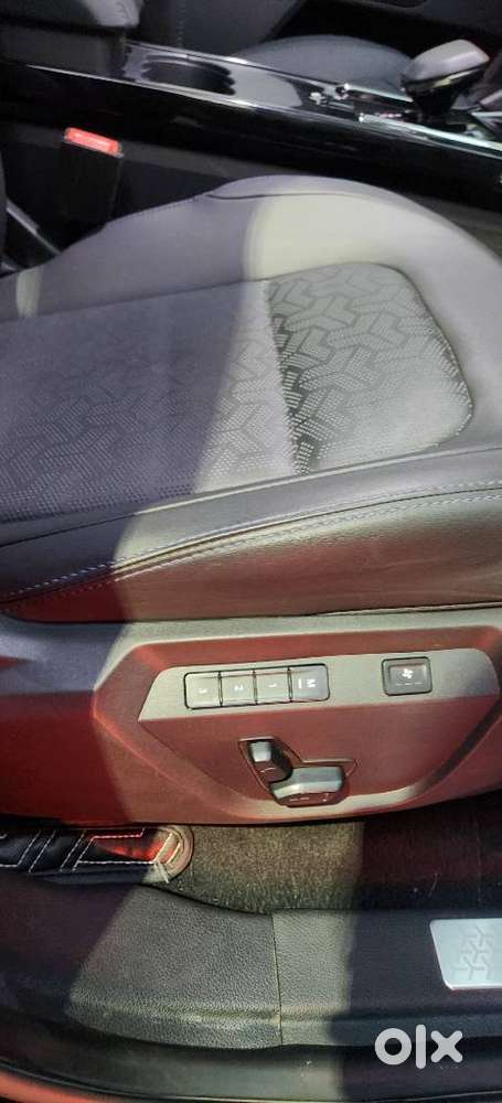 Tata Safari Accomplished Plus Dark Edition At, 2023, Diesel