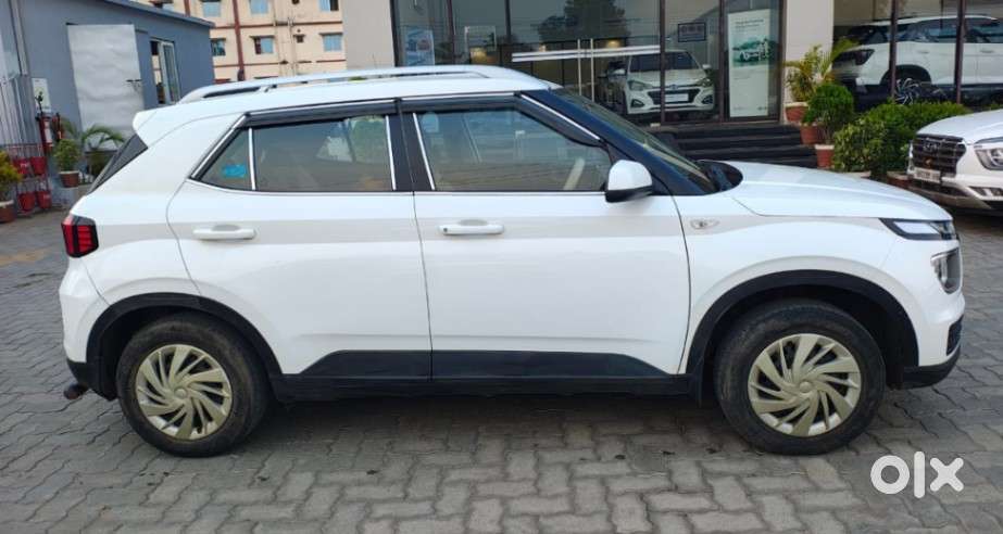 Hyundai Venue, 2023, Petrol