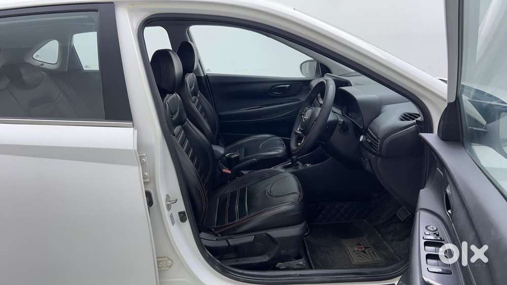 Hyundai New I20 1.2 Asta (o) Ivt, 2023, Petrol