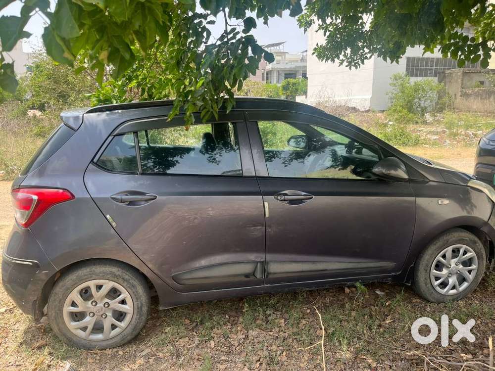 Hyundai I10 Sportz Car Driven By Ca