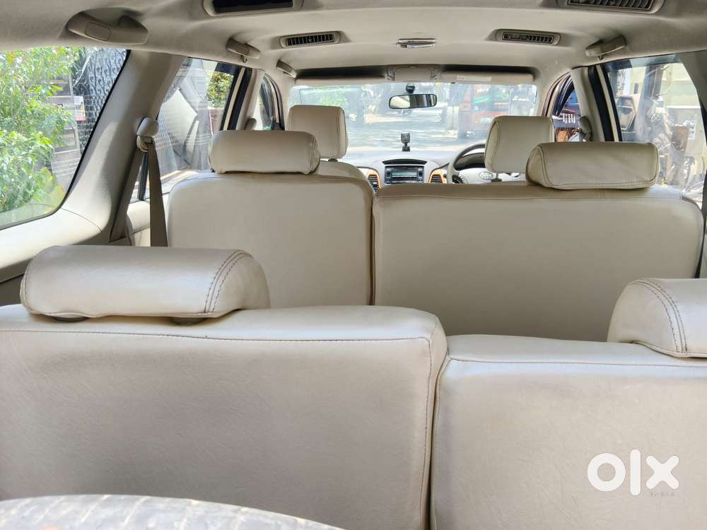Toyota Innova 2004-2011 2.5 V Diesel 8-seater, 2010, Diesel