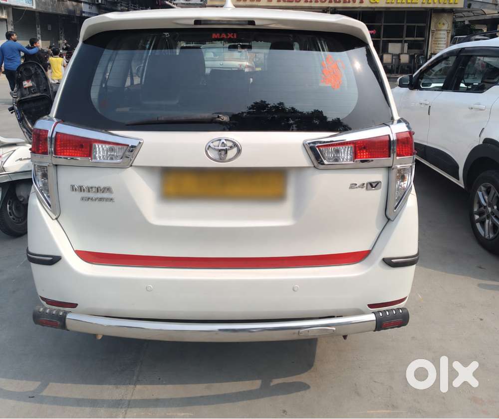 Toyota Innova Crysta 2016 Diesel 235000 Km Driven
