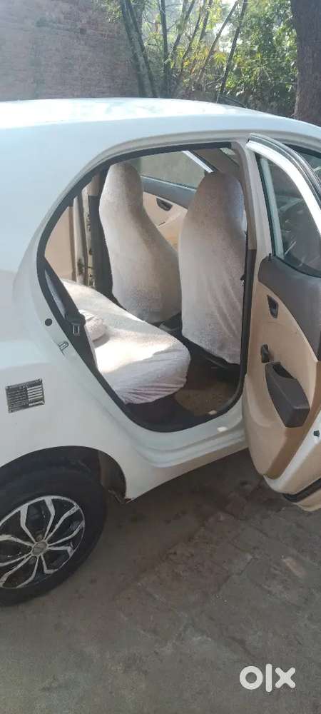लोन गाड़ी भेज रहे
