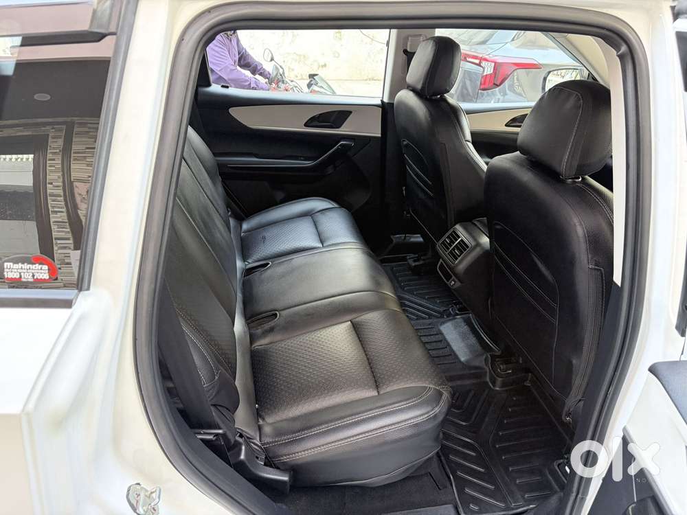 Mahindra Xuv700 2.2 Ax 5 Diesel At Str, 2022, Diesel