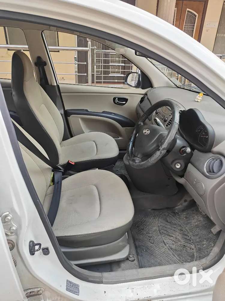 Hyundai I10 Sportz 2012 Petrol