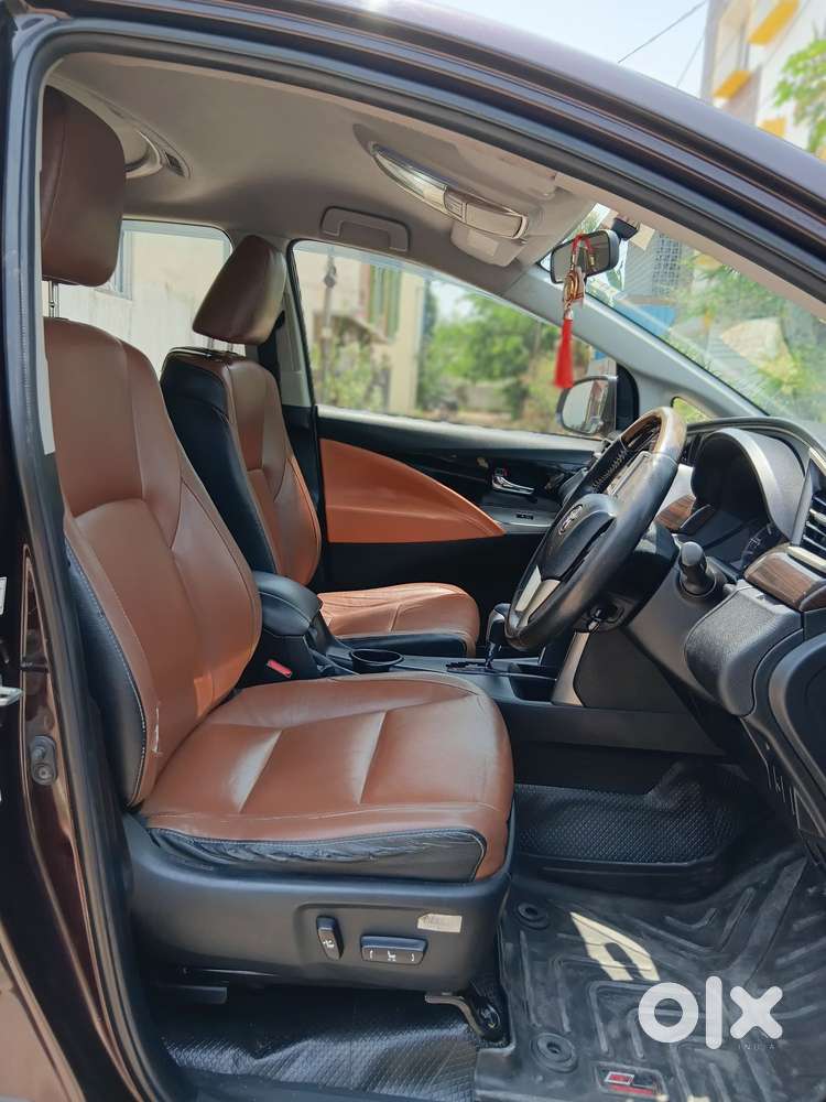 Toyota Innova Crysta 2.8z Automatic, 2016, Diesel