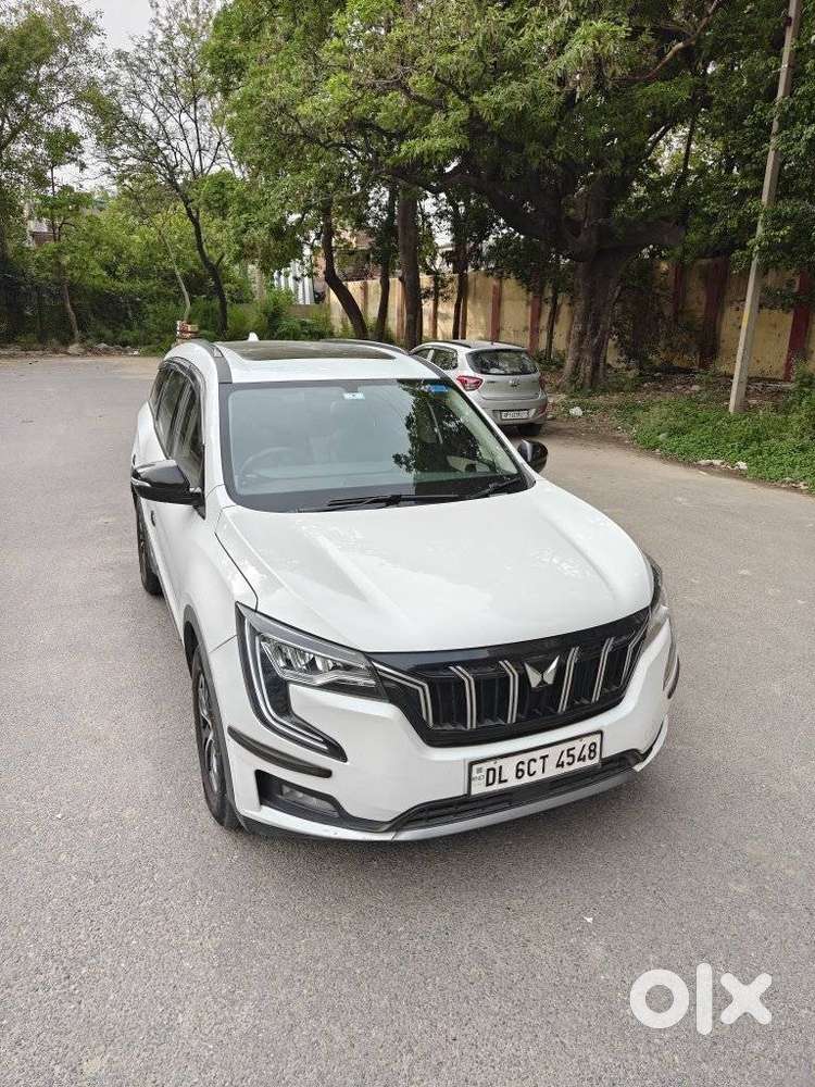 Mahindra Xuv700 2.0 Ax 5 Petrol Mt Str, 2023, Petrol