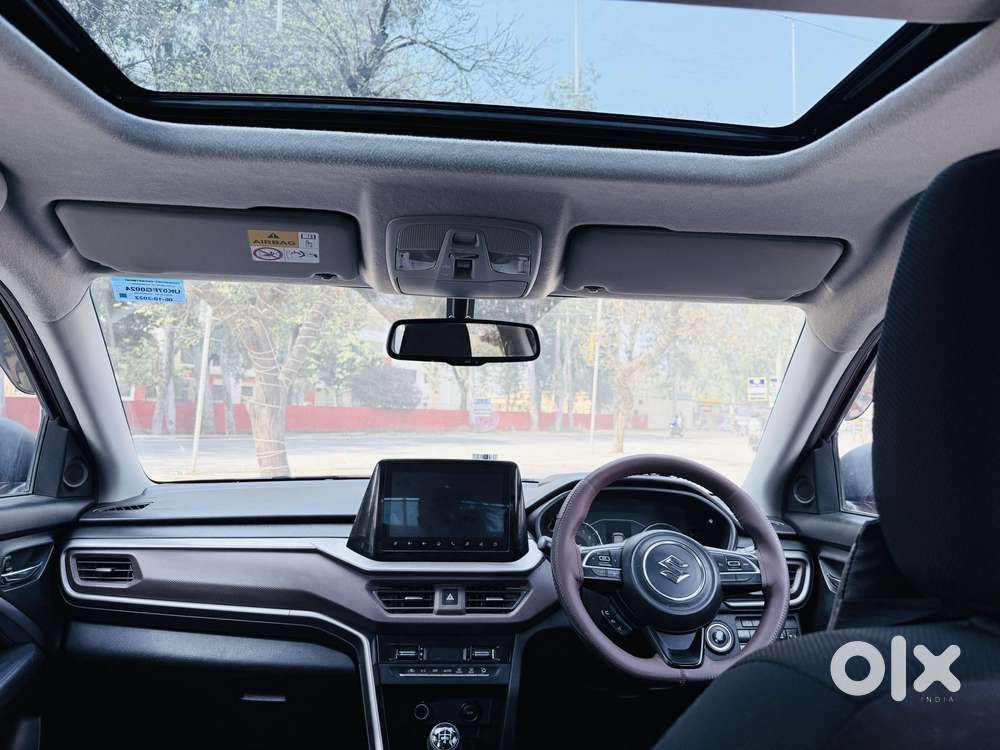 Maruti Suzuki Brezza 1.5 Zxi Plus Smart Hybrid Dual Tone, 2022, Petr..