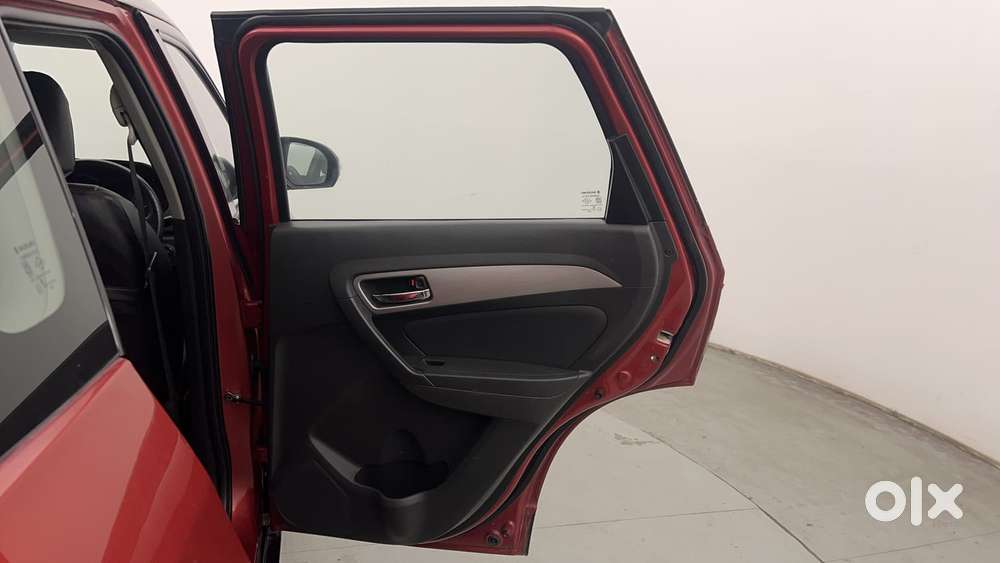 Maruti Suzuki Vitara Brezza Zdi+ Dual Tone Mt, 2017, Diesel