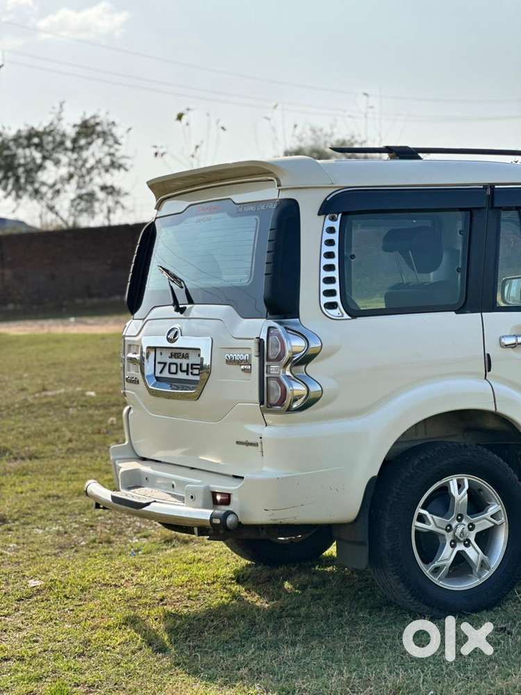 Mahindra Scorpio S10, 2017, Diesel