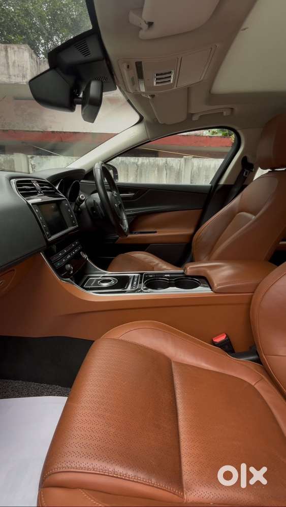 Jaguar Xe Prestige, 2016, Petrol